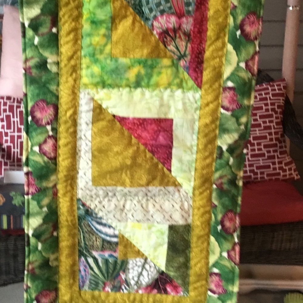 Handmade Quilted Runner Greens & Raspberry - Picture 6 of 9